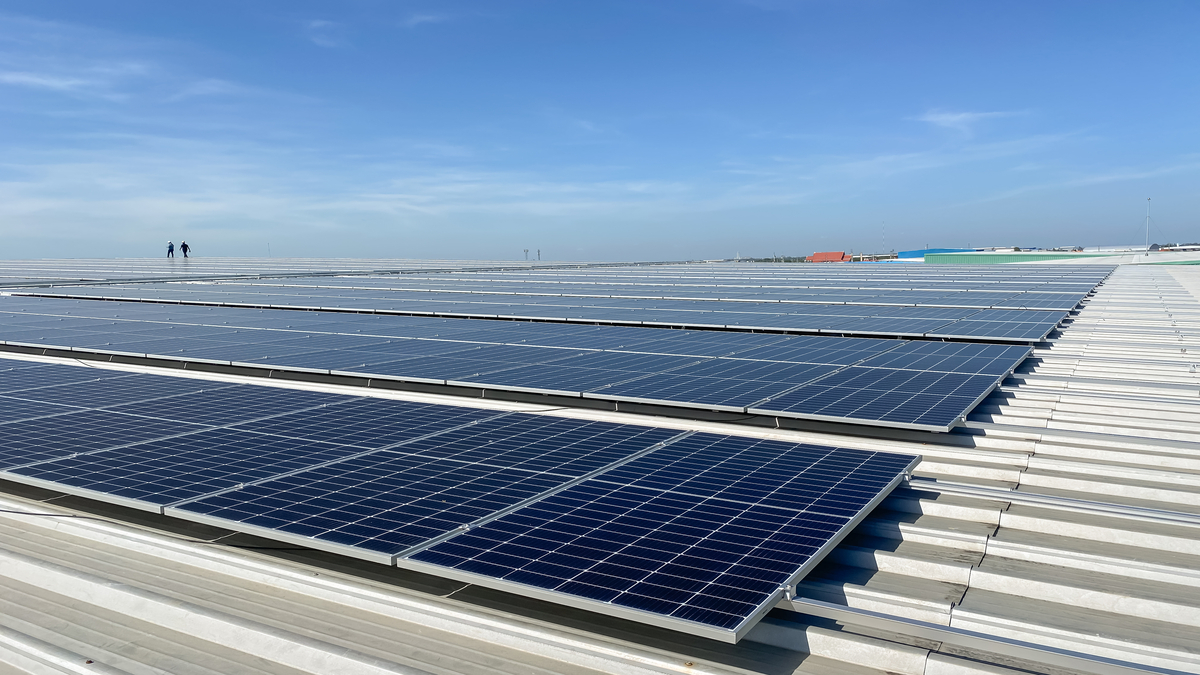 Solarstrom oder Fotovoltaikanlagen sind  gewinnbringende Investitionen, da der benötigte Energieträger kostenlos und  an 365 Tagen im Jahr zur Verfügung steht!
